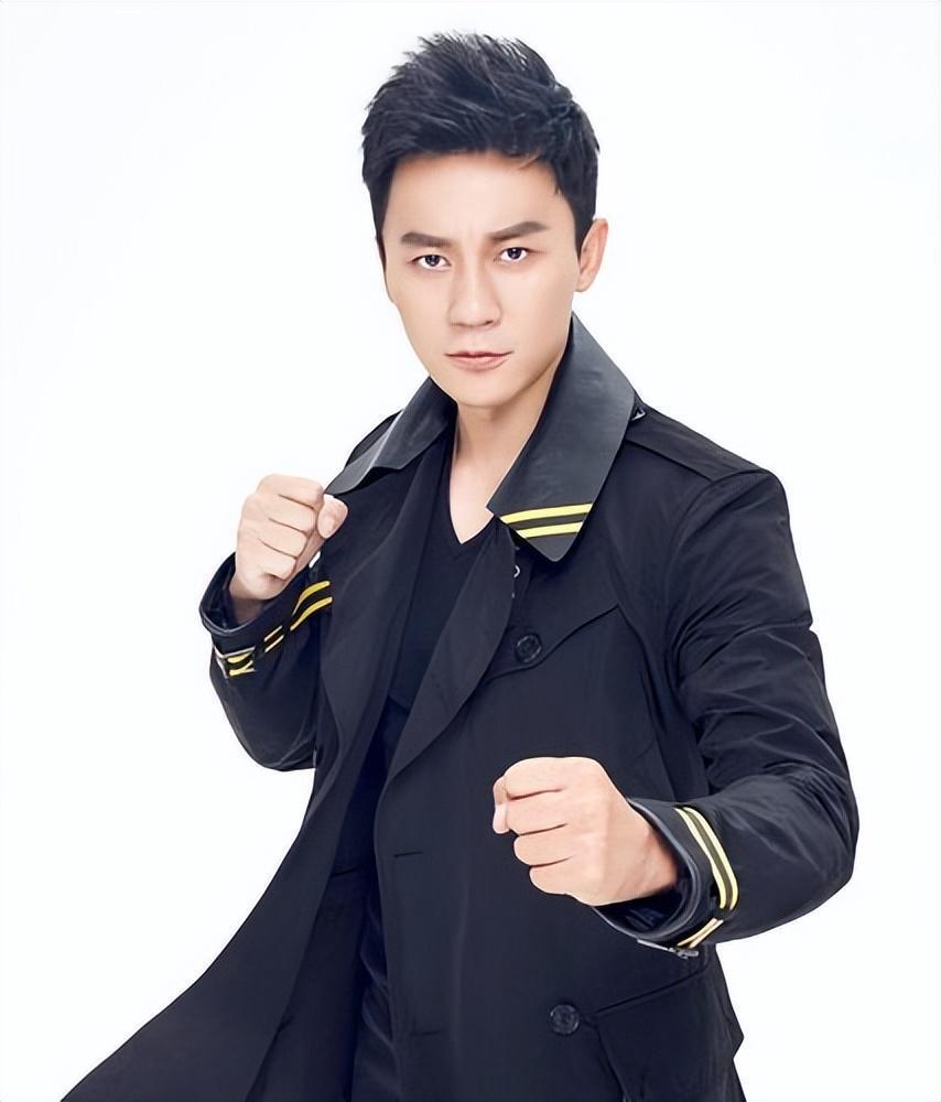 事实证明,44岁的"戏混子"李晨,已经走上了一条"事业下滑路"_腾讯新闻