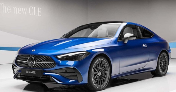 它秉承了奔驰最新的家族式设计,溜背造型赋予其强烈的跑车气息