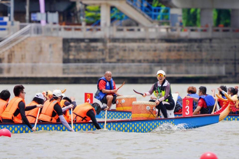竞渡南渡江 龙舟扬奋进——2026海南自贸港乡村龙舟大赛澄迈分站赛开赛_腾讯新闻