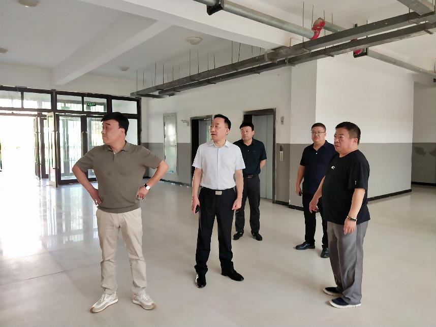 护航开学季督导促落实郑州市第六十四中学迎接新学期开学检查工作