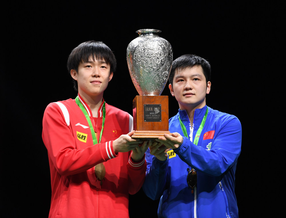 (体育)乒乓球——世乒赛:樊振东/王楚钦男双夺冠(4)_腾讯新闻