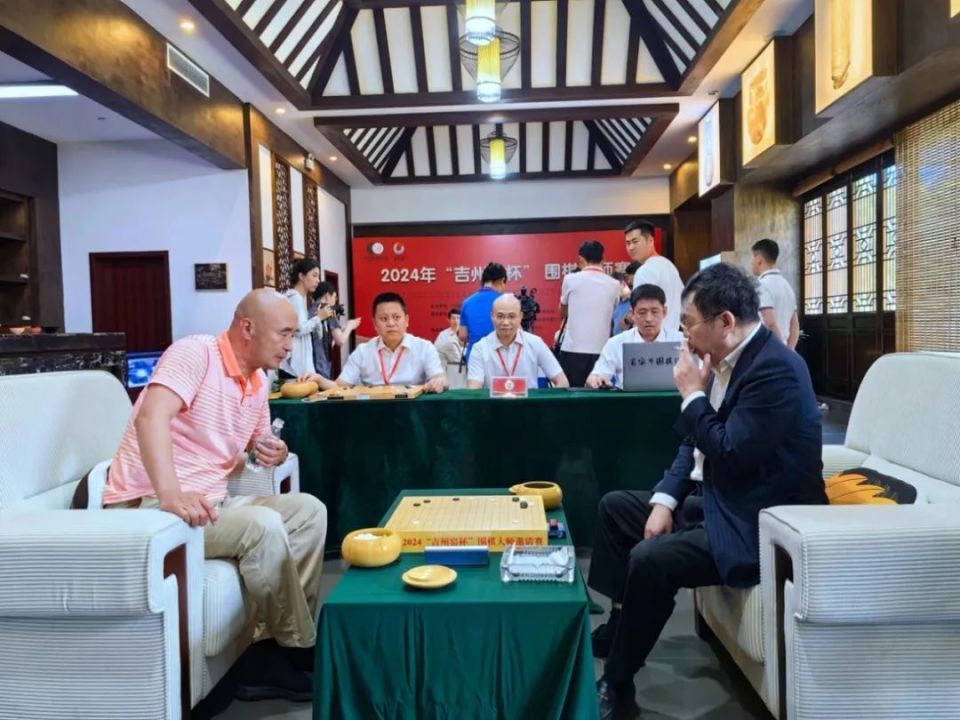 棋圣古稀壮举 聂卫平连胜刘小光马晓春夺冠 赢棋认输打吃不粘留奇闻
