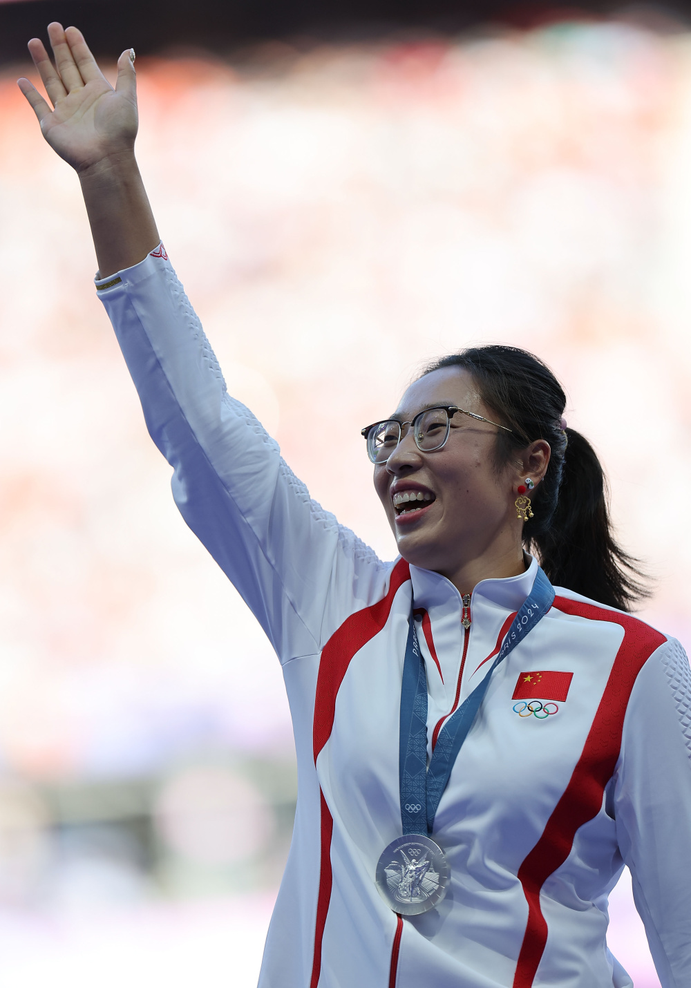 巴黎奥运会丨田径——女子铁饼颁奖仪式举行