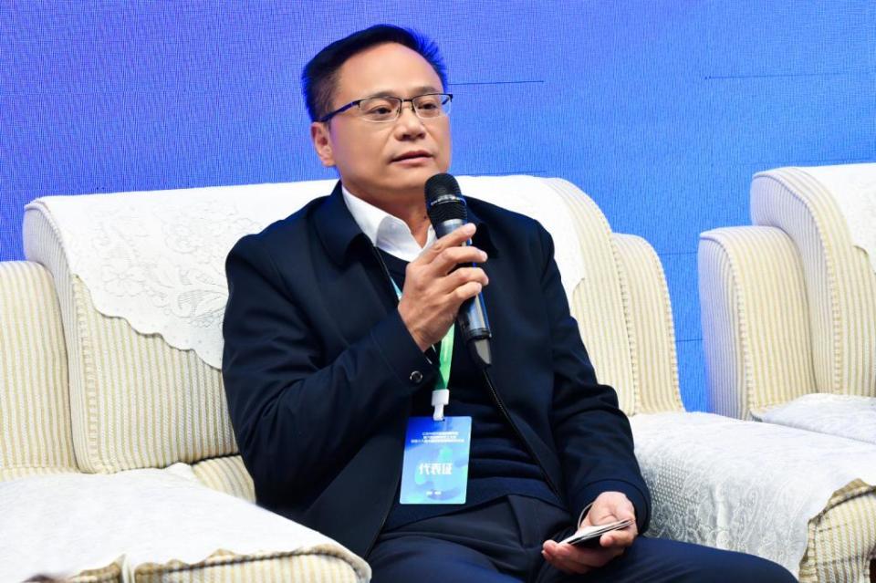 易刚强出席全国中医药高等教育学会第八届理事会成立大会