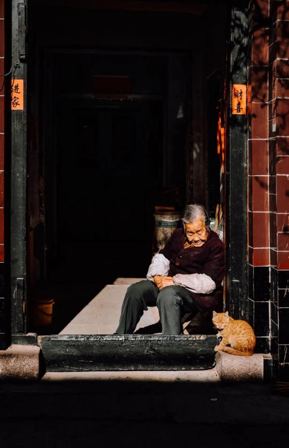 胶州市摄影家协会举办摄影沙龙 激发摄影艺术创作激情