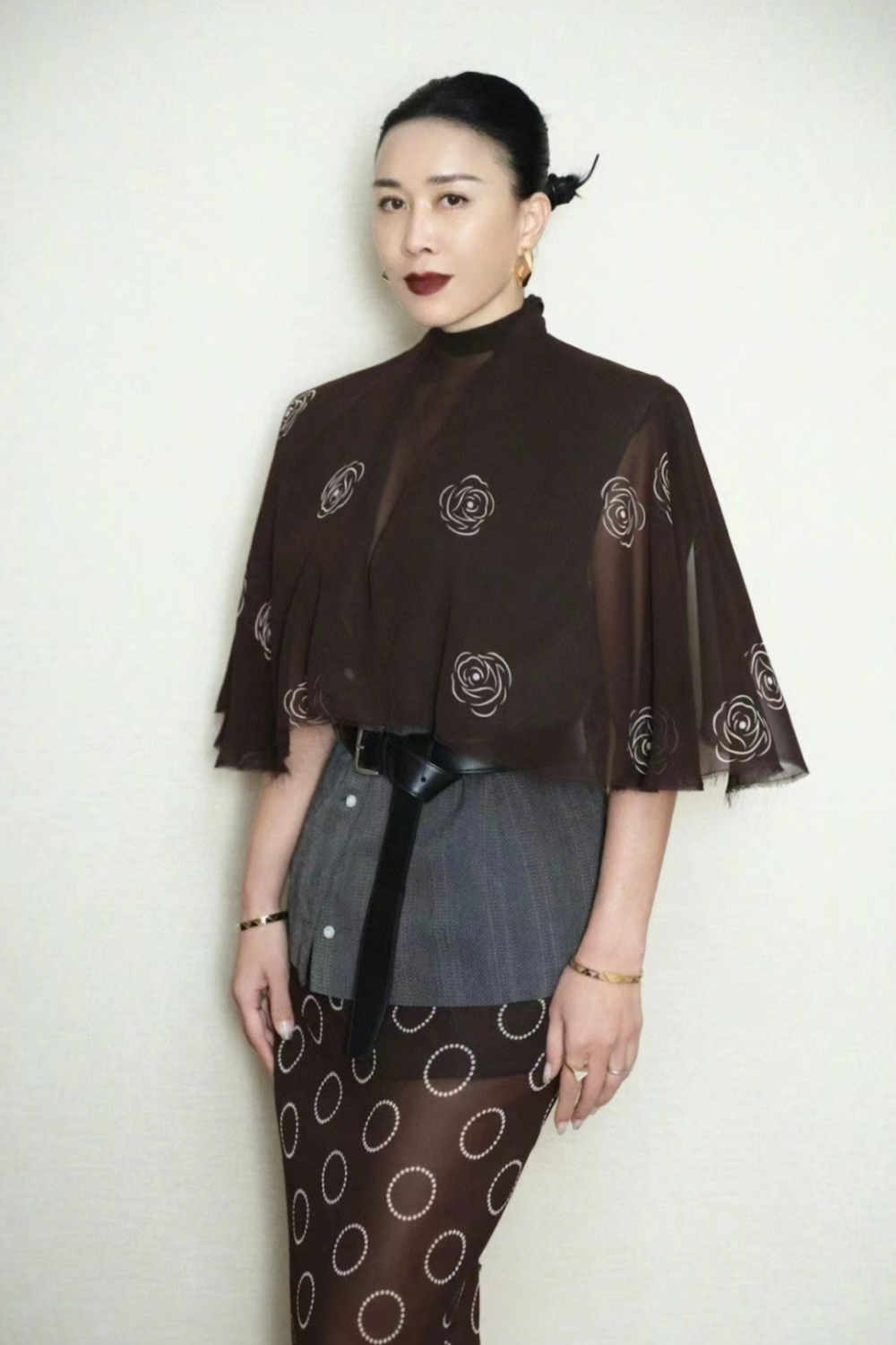 那英的歌手造型不上个热搜,说不过去啊!