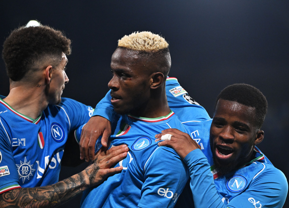 足球——欧冠:那不勒斯战平巴塞罗那