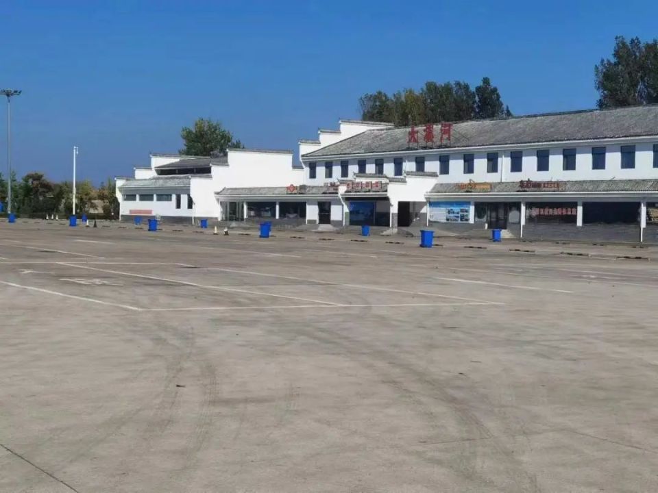 (蚌埠往南京方向)进行封闭拟对大溪河服务区南区改扩建工程施工需要