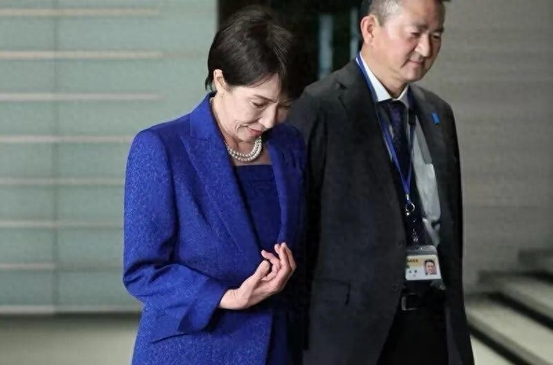 “高市早苗因手部病情恶化就医”腾讯新闻 