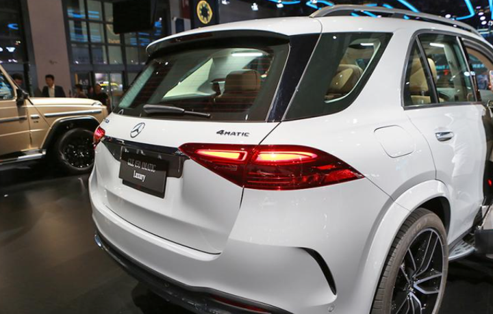 配置动力双提升售价上调079万元新款奔驰glephev实力如何