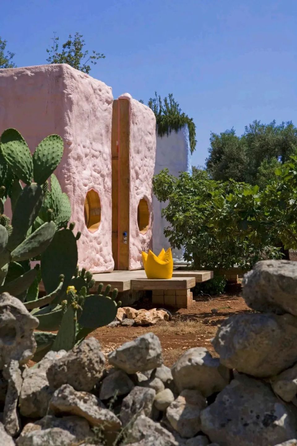 007邦德和达利都爱他的椅子,一生叛逆的国宝级大师走了_腾讯新闻