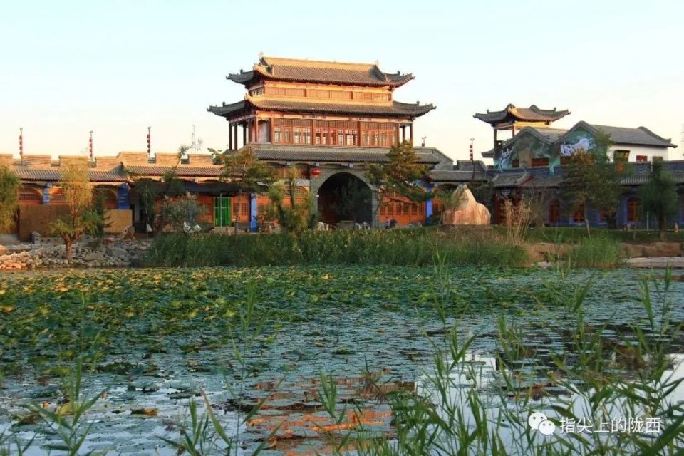 位于陇西县城西北郊渭河与西河交汇处,占地面积约450亩,由莲荷花池