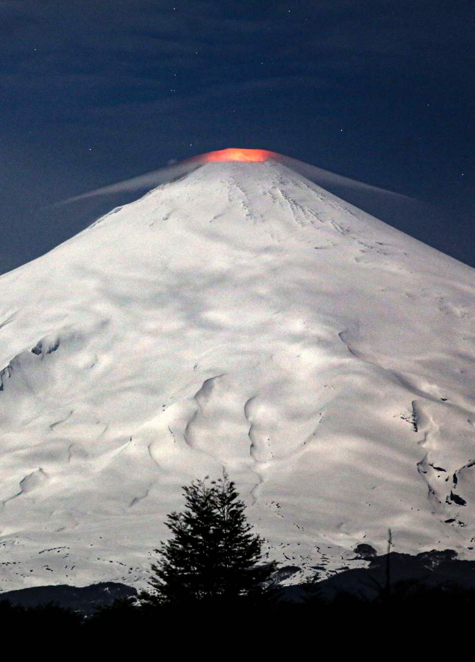 智利比亚里卡火山活跃