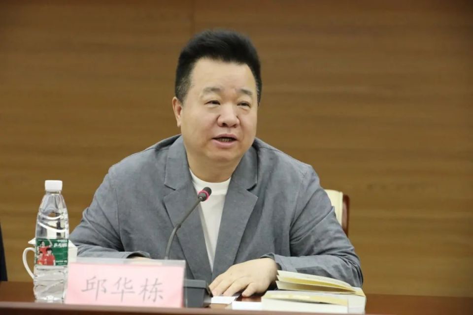 新的探索,用非虚构文学的形式,为广大读者奉献了小巷文学的又一部力作