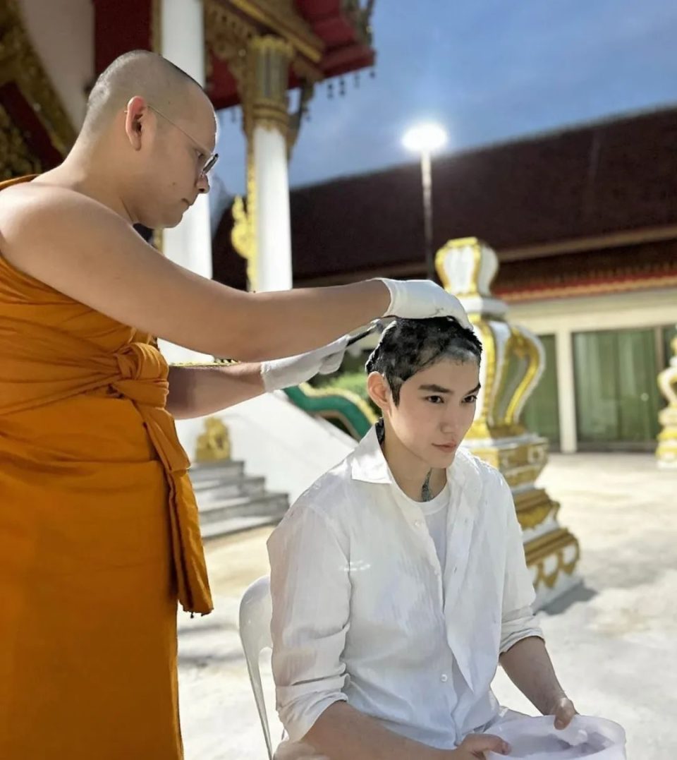 起出演双女主电影的tina李缇娜最近出家了8915编辑还记得李海娜吗