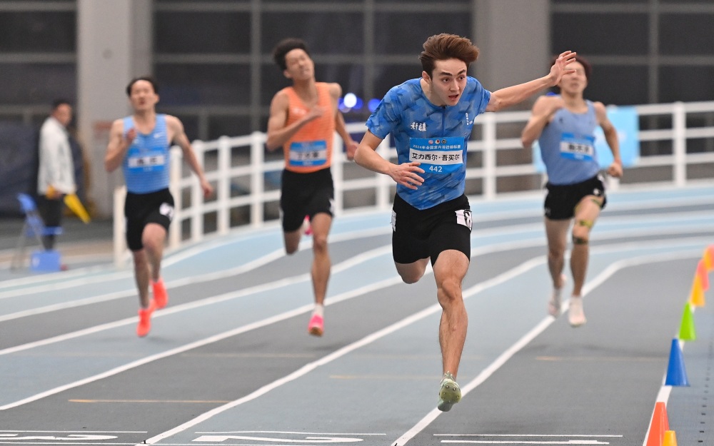 跑进46秒新疆小将刷新男子400米全国室内纪录