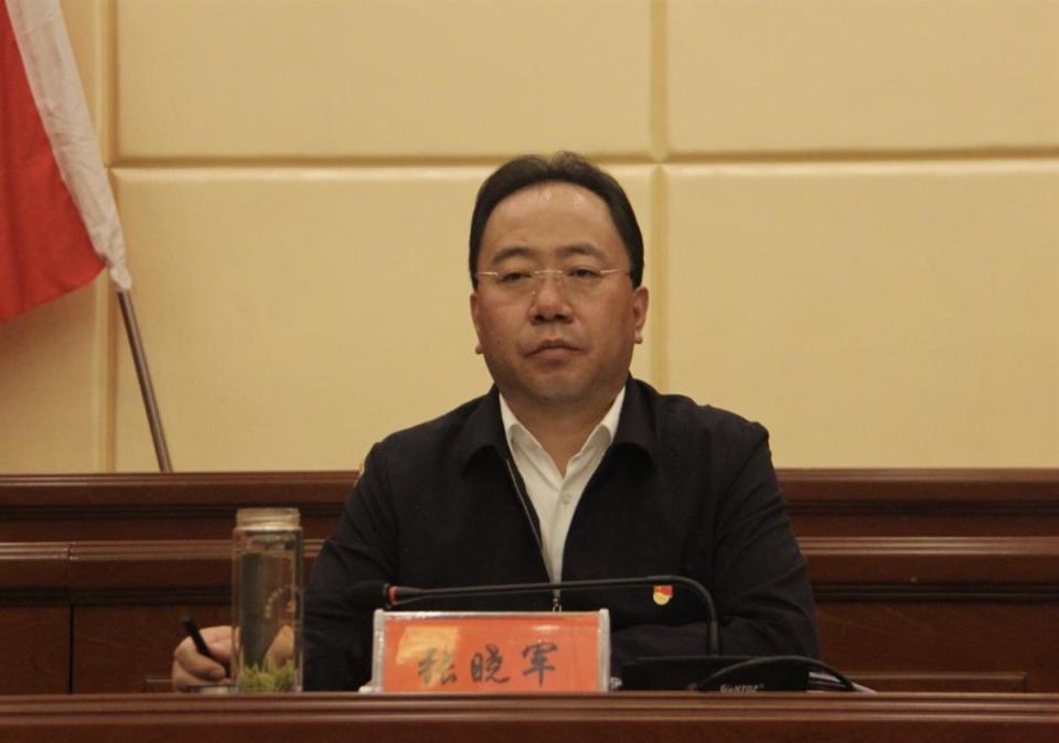 张晓军稍早前已任青海省供销合作社联合社党组书记.