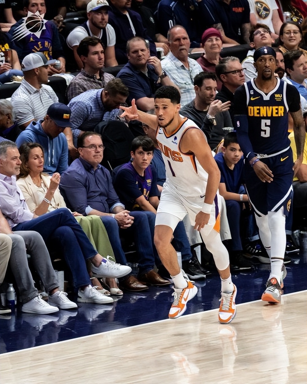 布克35 6有何用?末节8中2输球又输人 美记嘲讽他因0-2要哭了_腾讯新闻