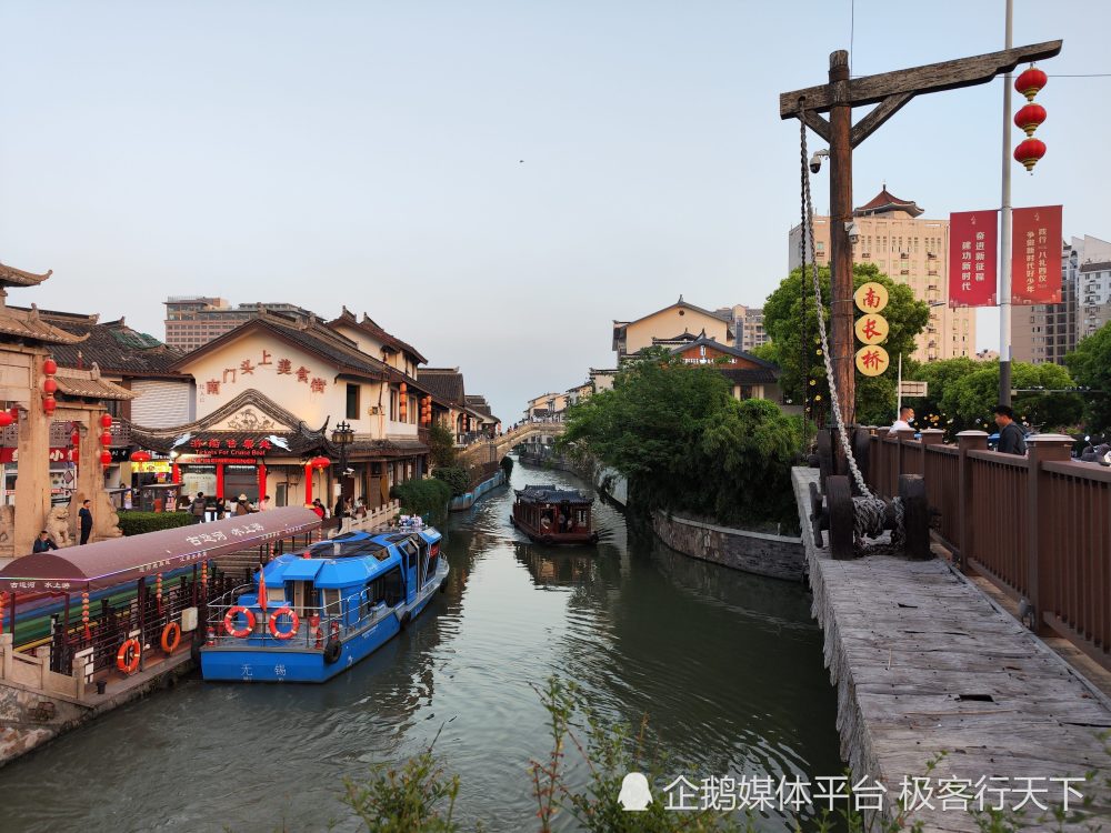 烟花三月,夜游南长街,感受无锡江南水乡的韵味