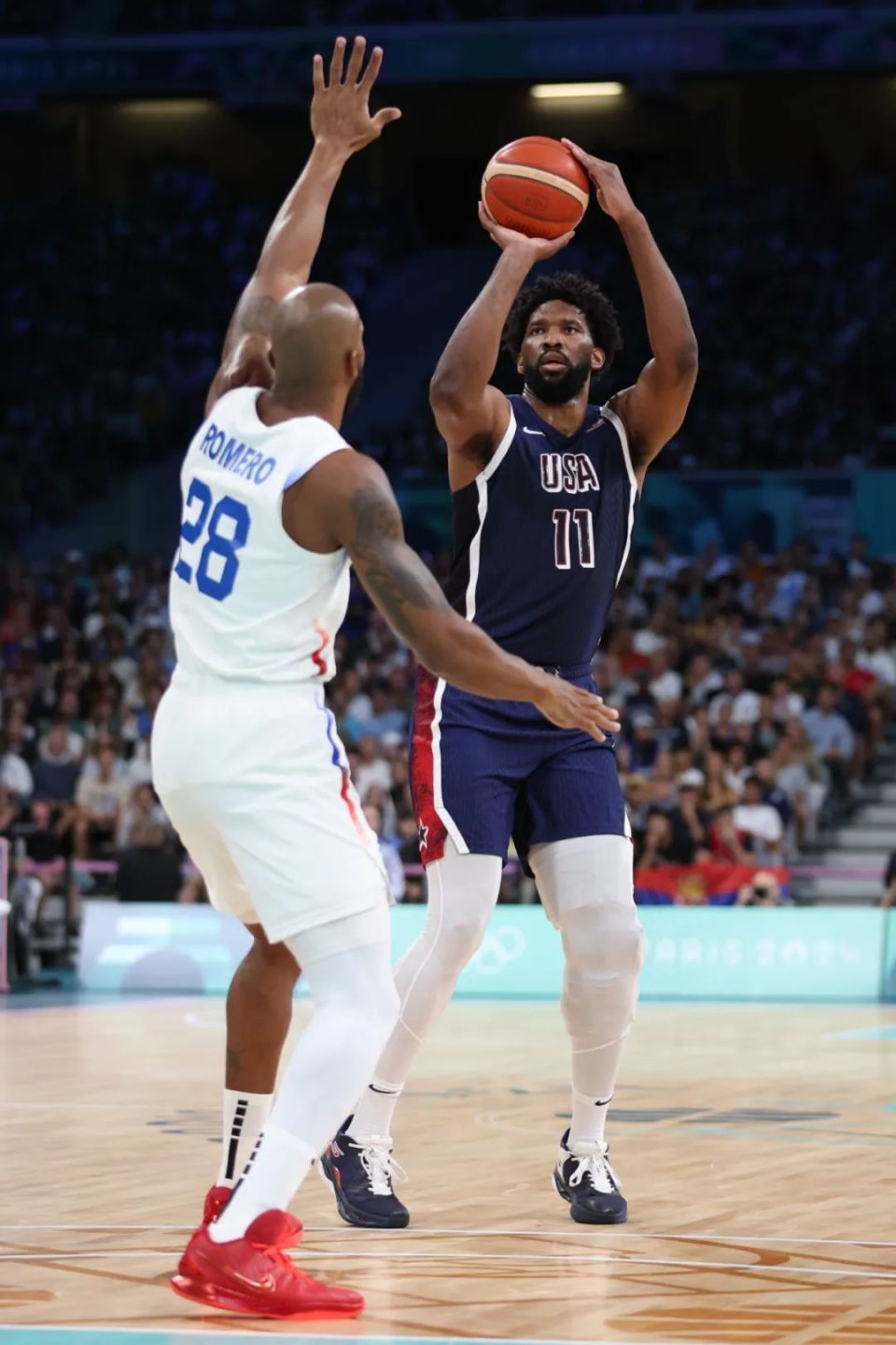 美国男篮杀进8强!恩比德这动作,活该被球迷狂嘘