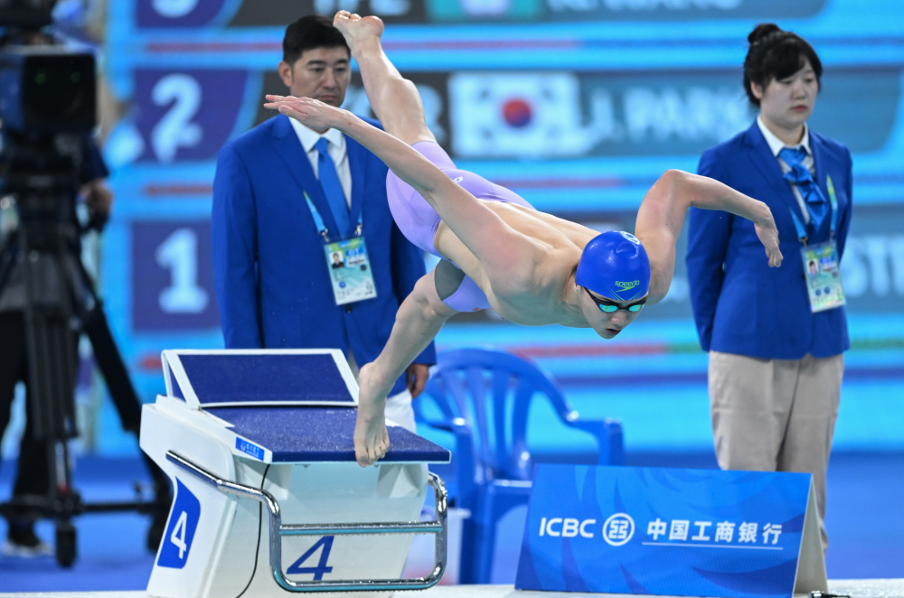 成都大运会游泳男子200米蝶泳决赛陈俊儿获得季军