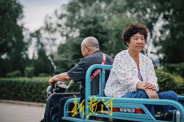 专访up主"刘大鹅":我60岁,农村大姨,在b站当演员