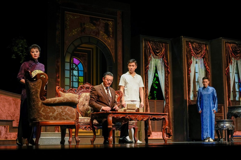 话剧《雷雨》:经典之作何以让当代观众"笑场"?_腾讯新闻