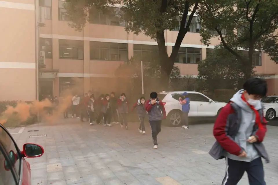 覆盖全区近200所学校,静安开展春季学校火灾疏散逃生