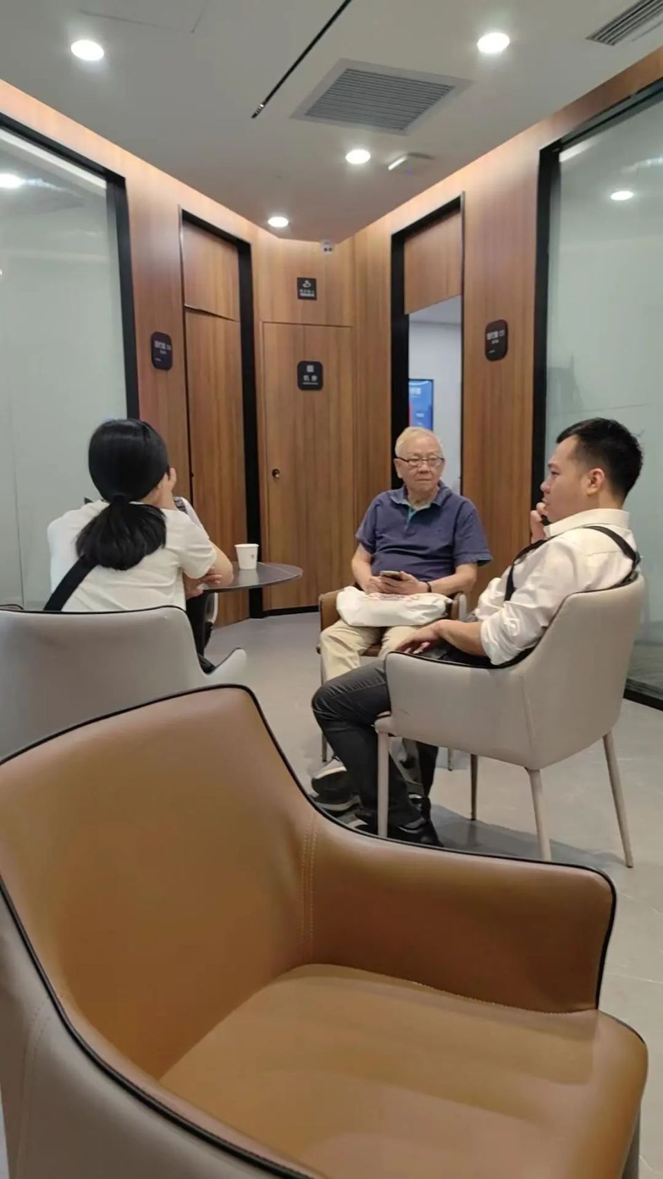 一大早,深圳老板开车冲到广州买房