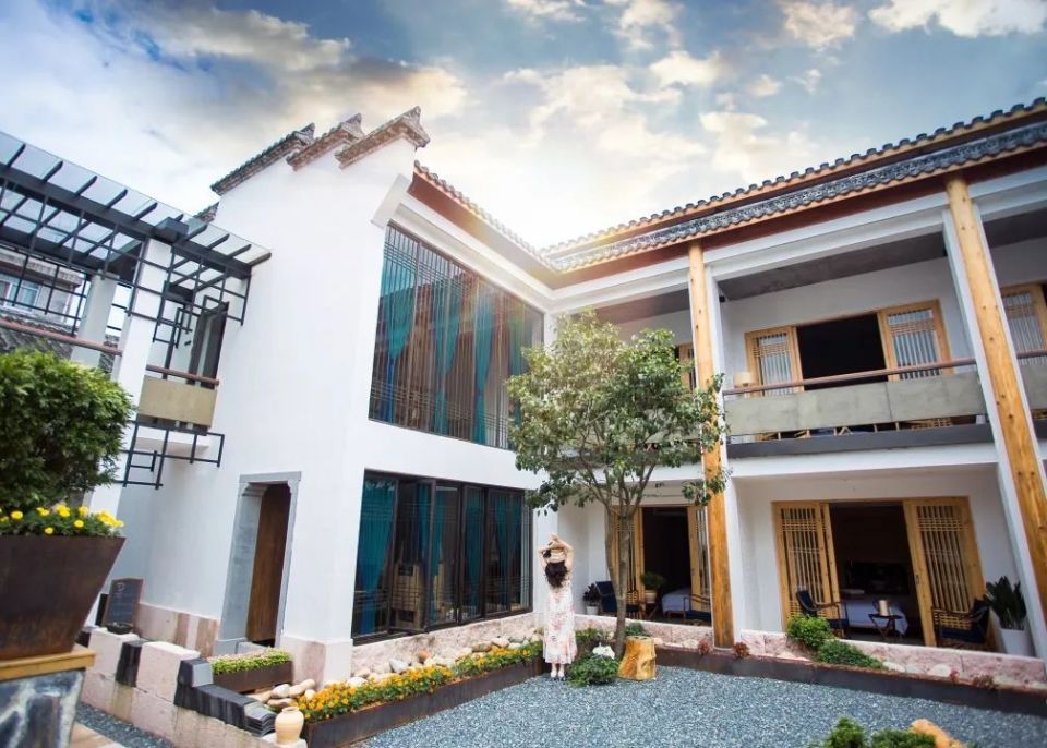 长达8天的"超级黄金周"是丽水今年"最火热"的假期,"丽水山居"乡村民宿