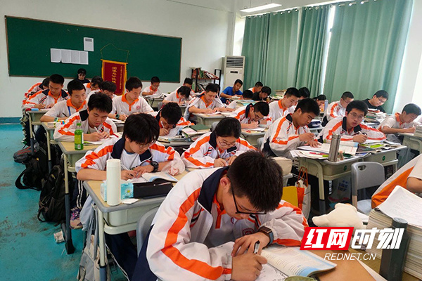 株洲市二中举办第六届英文魅力书写大赛