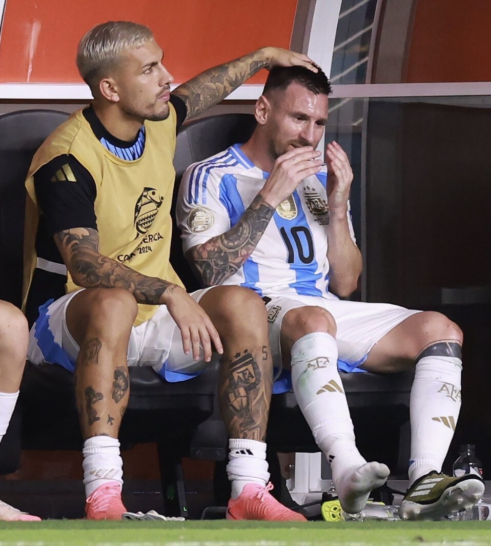 帕雷德斯谈梅西受伤:我试着不去看他,以免自己情绪激动