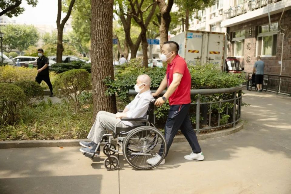 北京大学口腔医院全天陪诊含挂号老人体检全程耐心引导，顺利完成的简单介绍