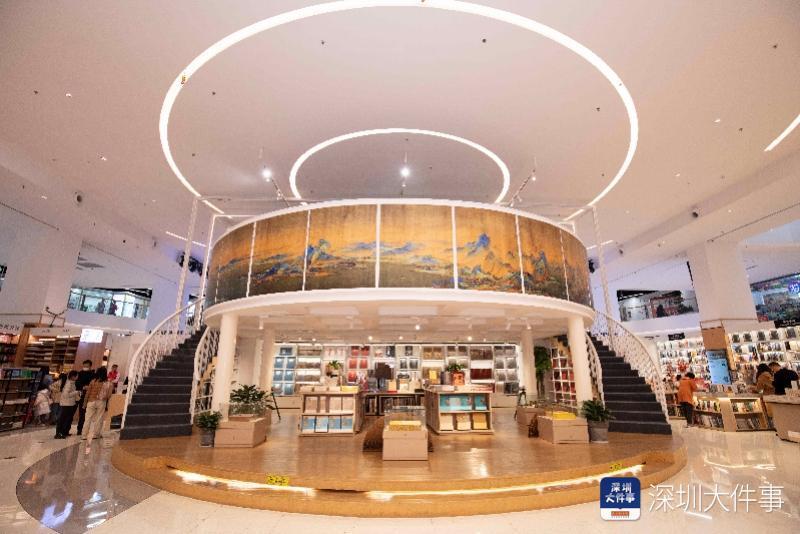 为了喜迎新春,六大深圳书城打造国潮民俗消费新场景,布置不少"龙"元素