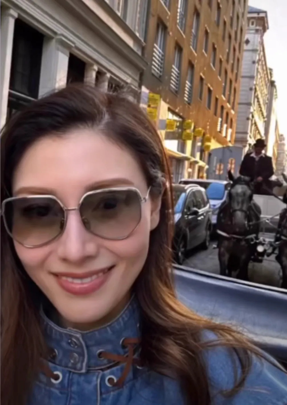 李嘉欣12岁儿子暴风长高,穿豆豆鞋戴墨镜,比爸爸许晋亨更有型插图6