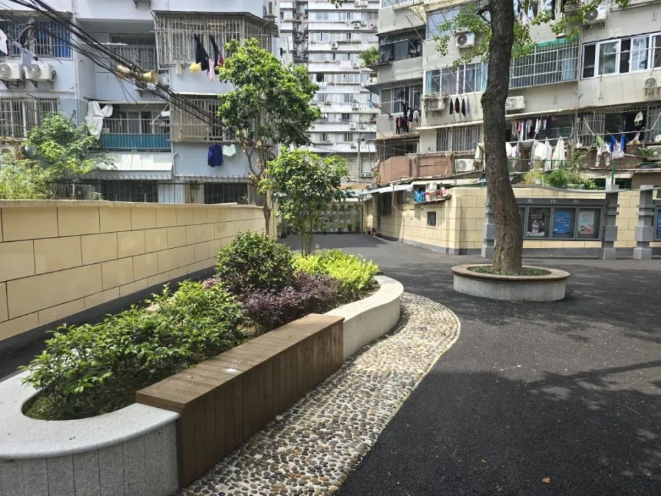 “闲置空地”变身！小区“微改造”提升居民幸福感_腾讯新闻