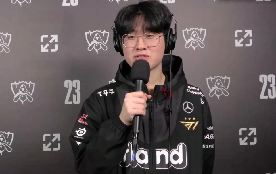 最精彩的应该还是lpl赛区的上单选手theshy,八分钟的