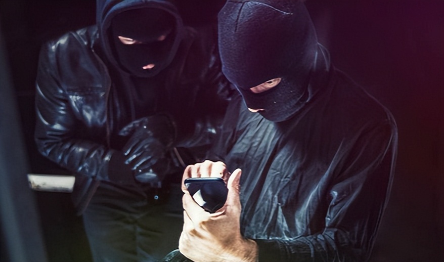 "澳华女面交换汇遭洗劫,劫匪用中文威胁_腾讯新闻