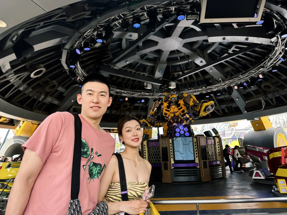 本赛季,付豪为辽宁出战50场比赛,场均得到10分5.1篮板1.1助攻.