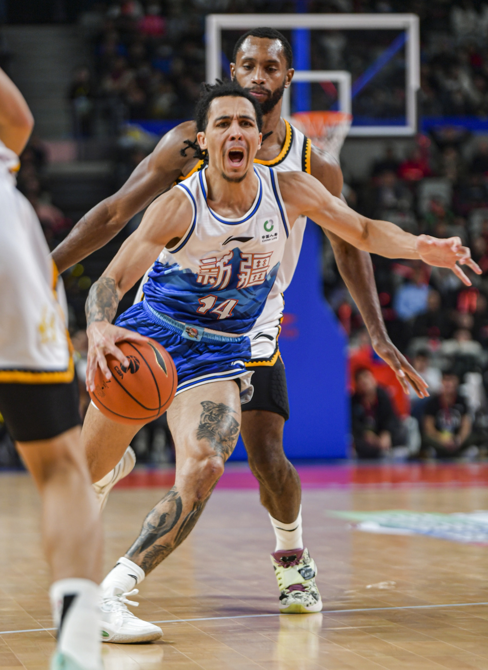 篮球cba常规赛新疆伊力特不敌辽宁本钢