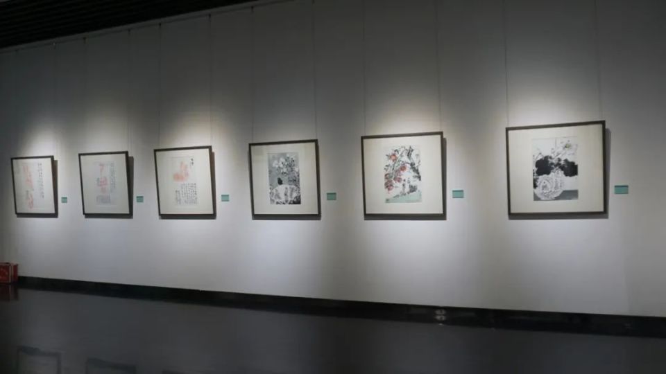 吉林市美术馆一场名家书画邀请展正在举行!_腾讯新闻