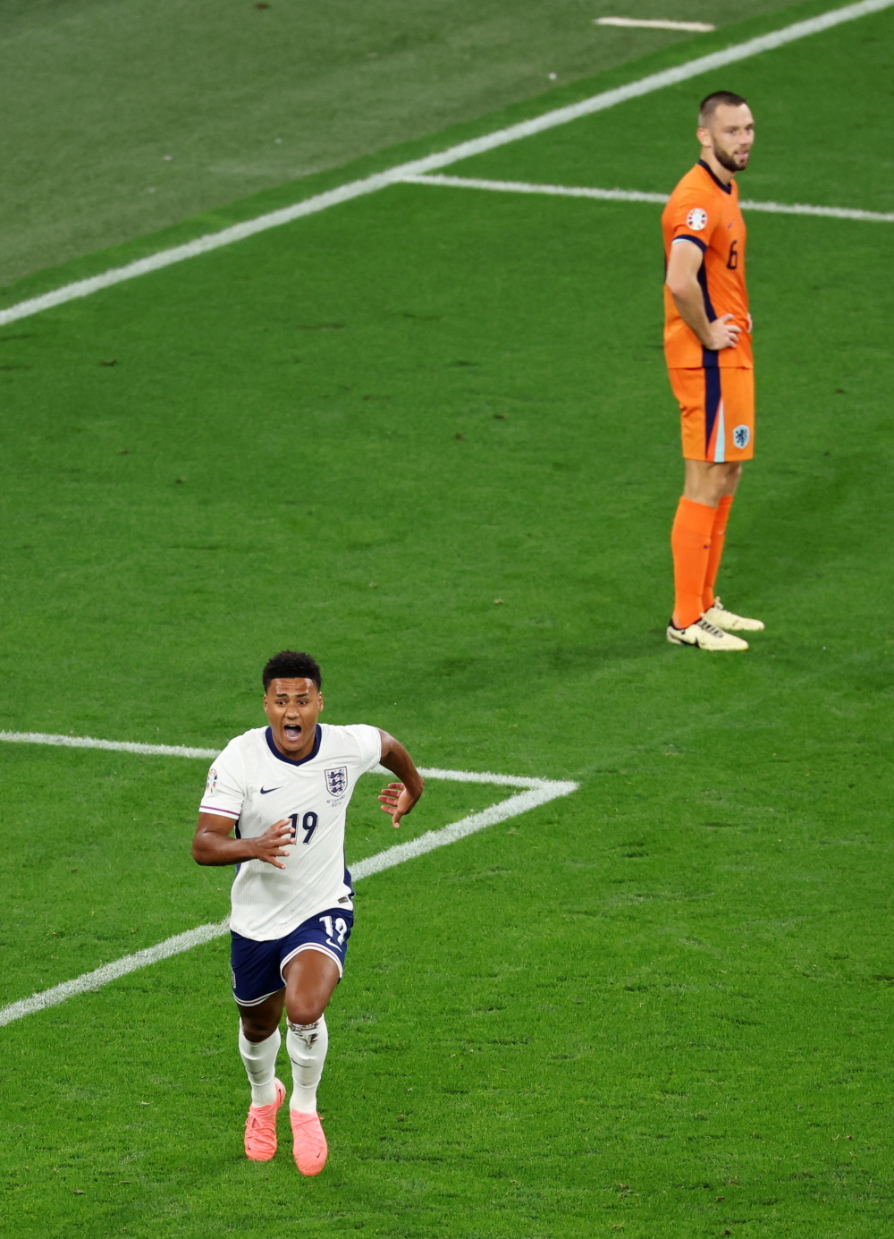 足球——欧锦赛:英格兰队晋级决赛(2)