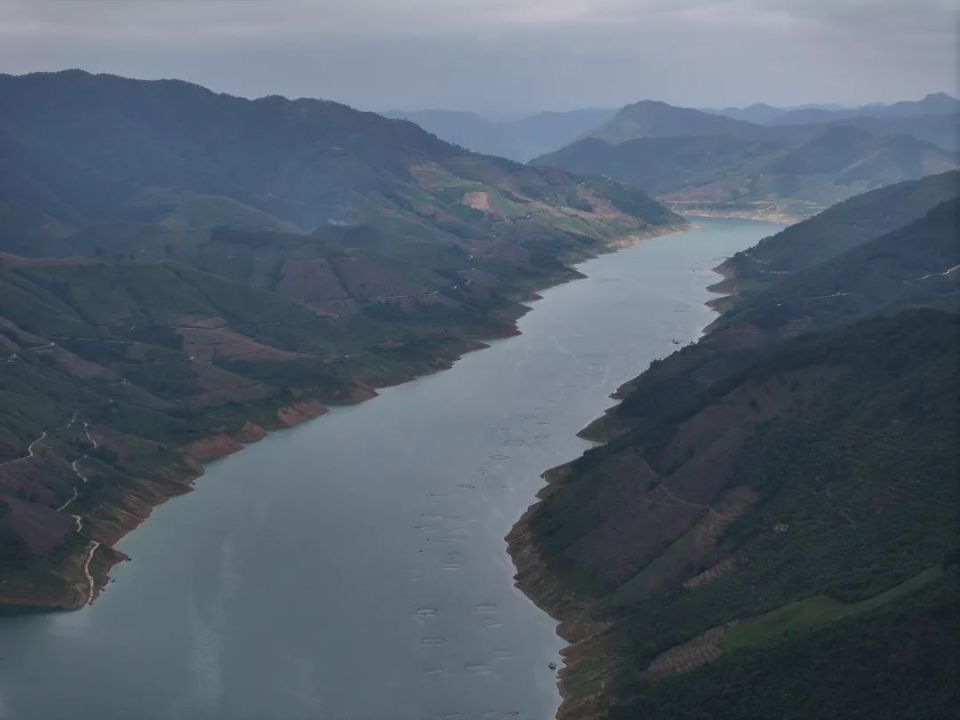 贵州黄桶至广西百色铁路建设加速推进