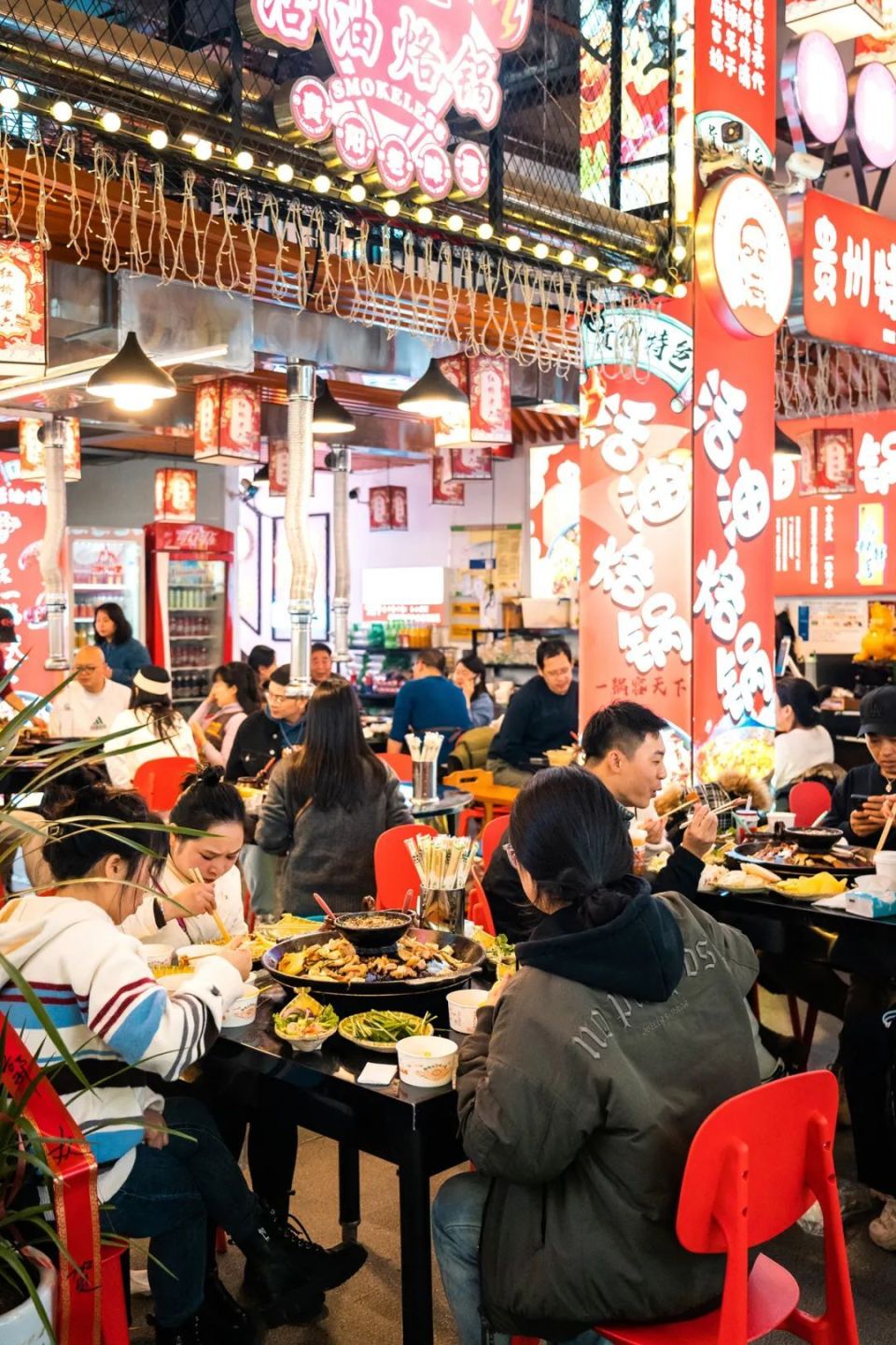 想象力有多丰富,菜单就能列多长;烙锅也够百搭,无论是夏日的冰浆还是