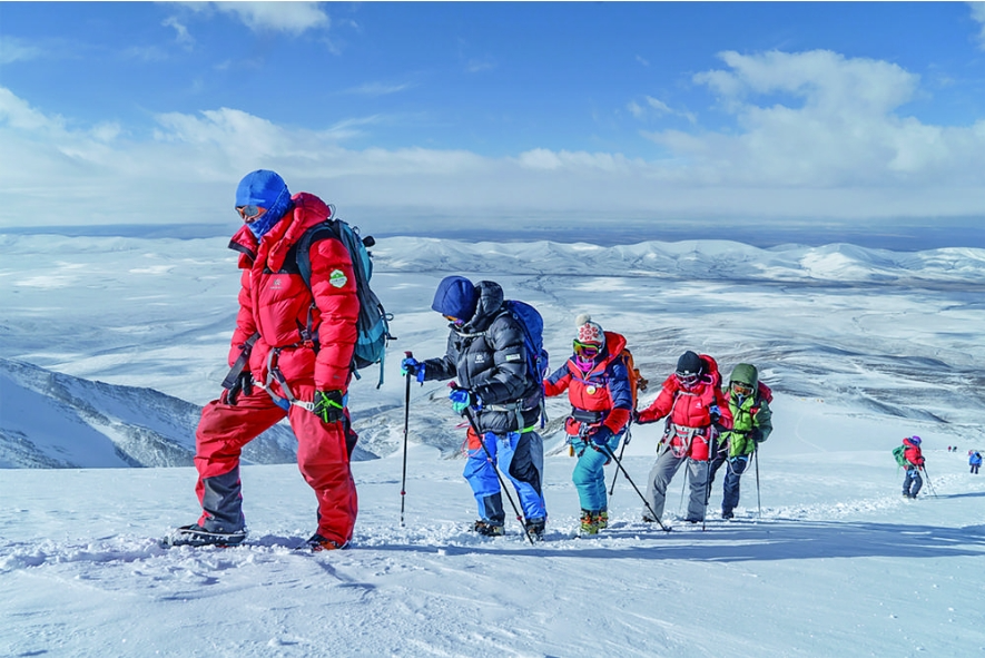 玉珠峰登山大会圆满闭幕