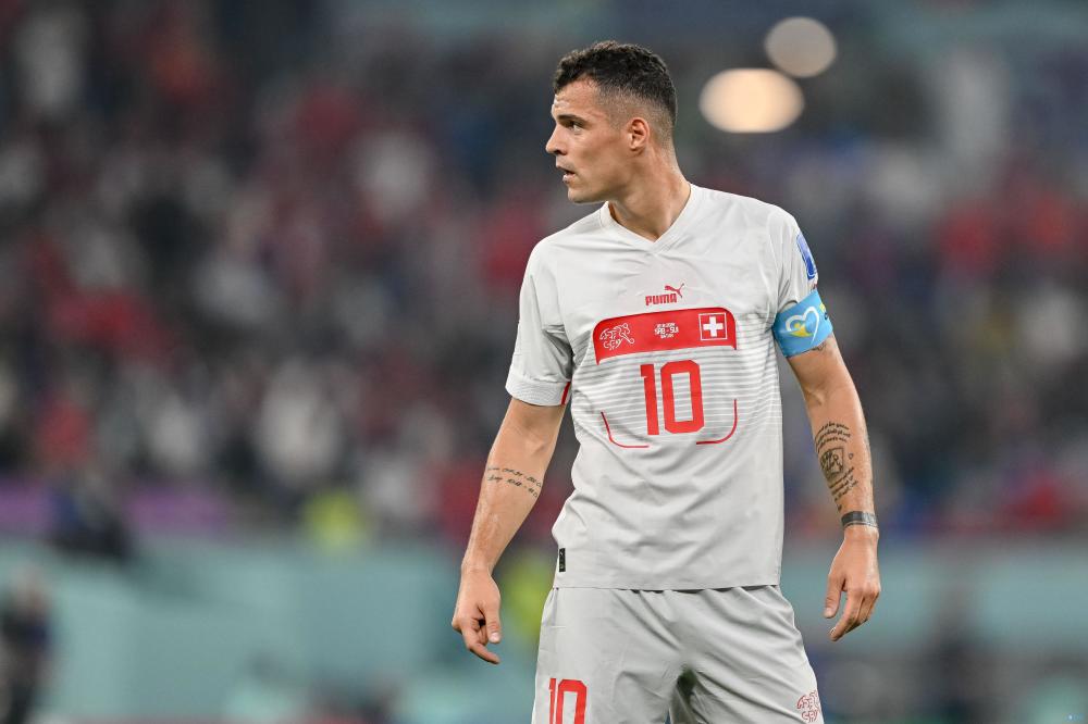 扎卡:国家队训练强度不足,也没去角旗杆拖时间_腾讯新闻