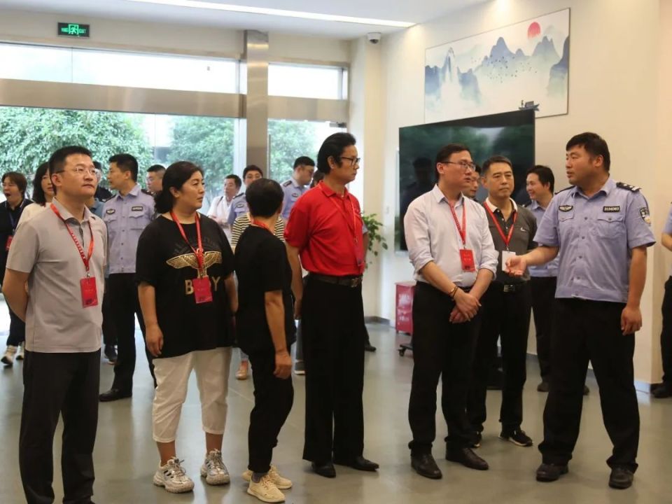 与法同行,与爱相伴:走入北新泾监狱的开放日