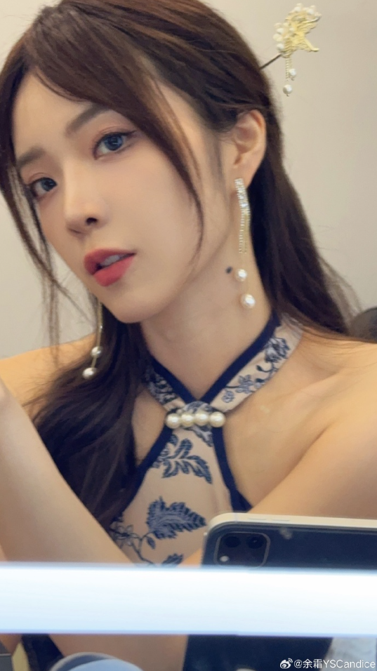 【lpl老婆】余霜酒吧微醺,迷离风情太醉人