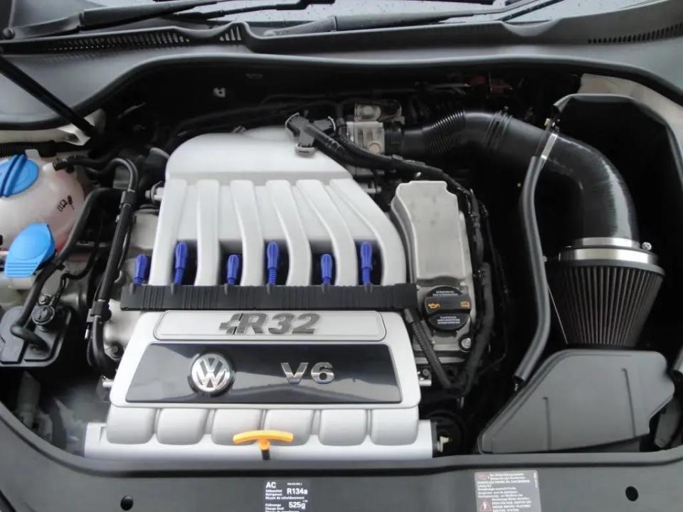 w12发动机与v12发动机都有哪些差异?大众为何要研发w型发动机?