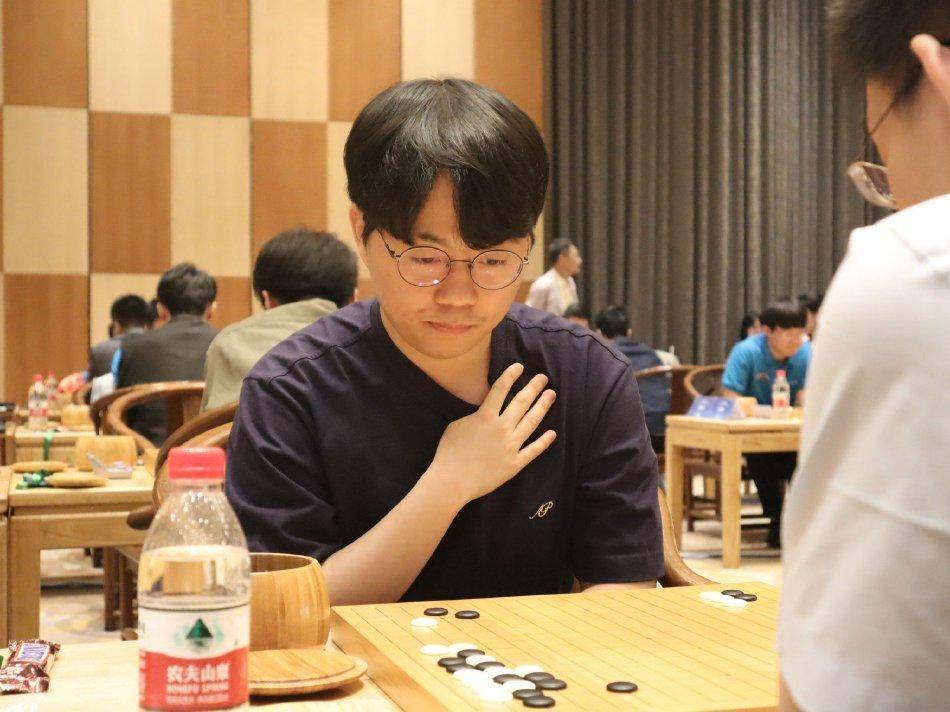 申旻埈申旻埈vs陈正勋山西队刚看到了平局的希望,又被鲁军的台北棋手